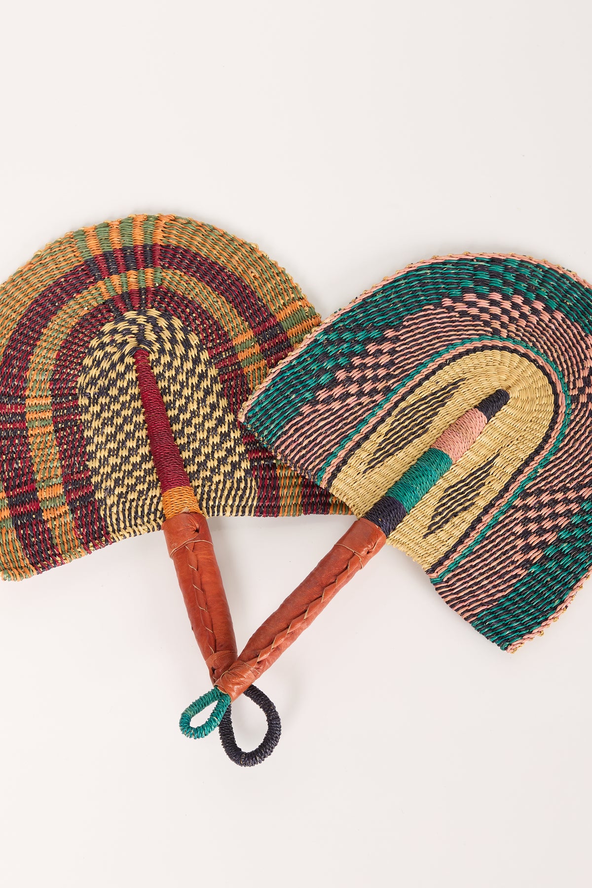 Woven Rainbow Fans - natural / black centre