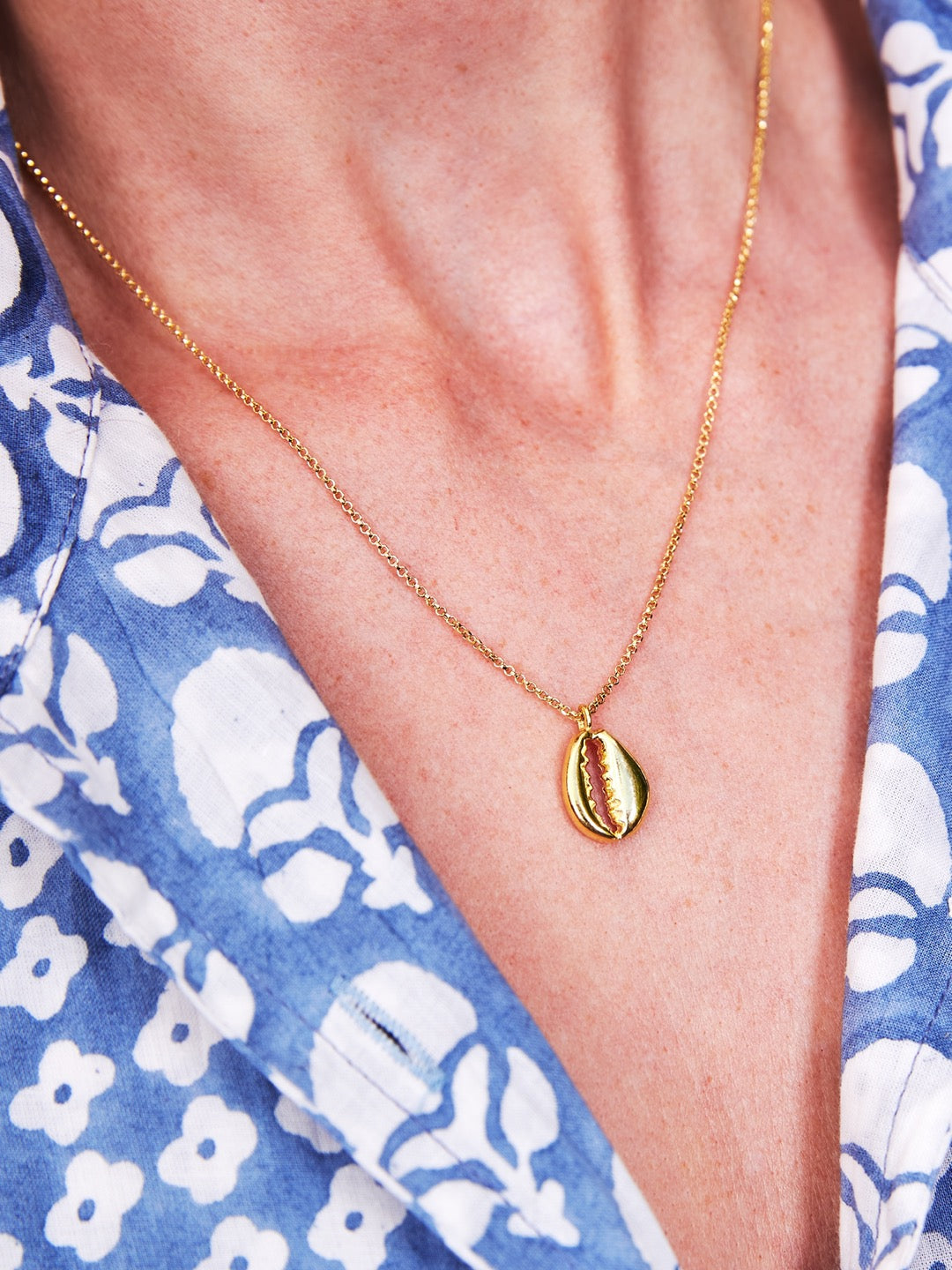 Oceania Necklace - cowrie shell