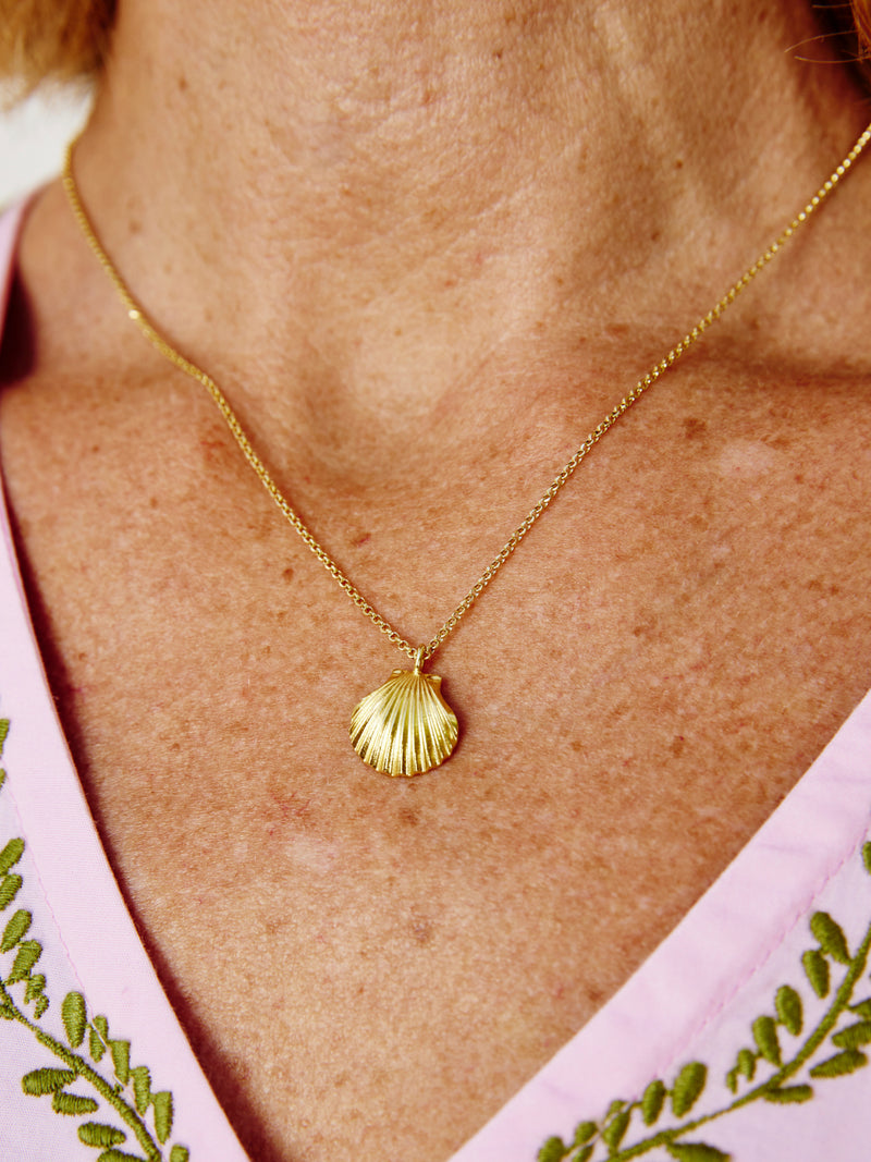 Oceania Necklace - scallop shell